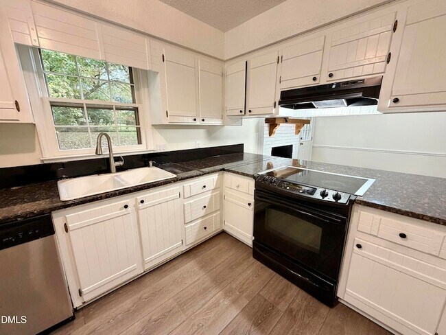 Photo - 501 Atchison St