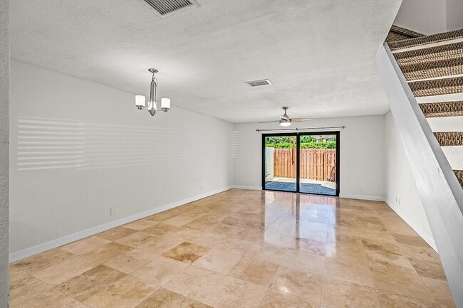 Photo - 2700 S Oakland Forest Dr Unit 305
