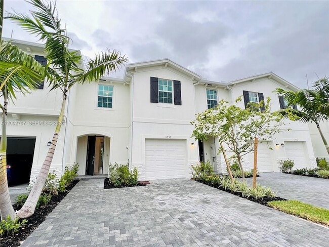 Building Photo - 6939 Harbours Edge Ave