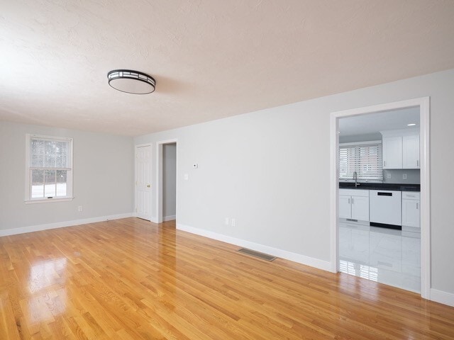 Building Photo - 8 Eugene Way