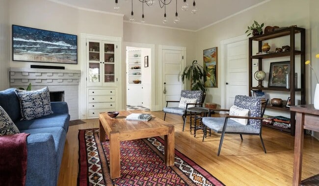 Photo - 1608 Bath St