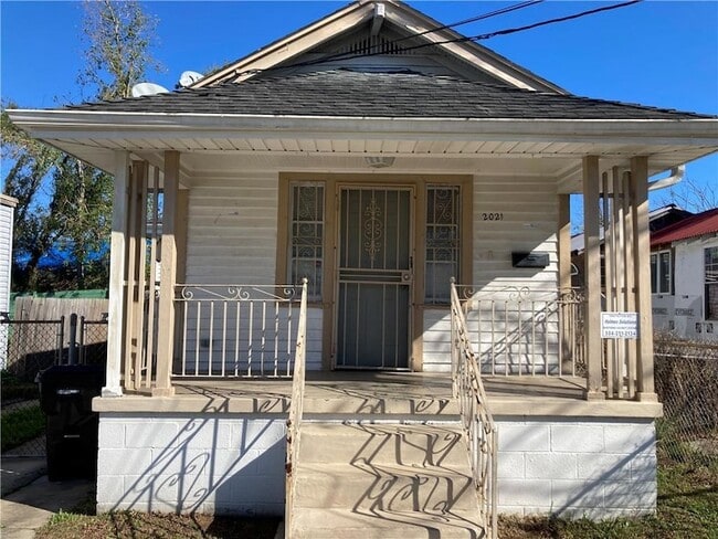 Building Photo - 2021 Music St