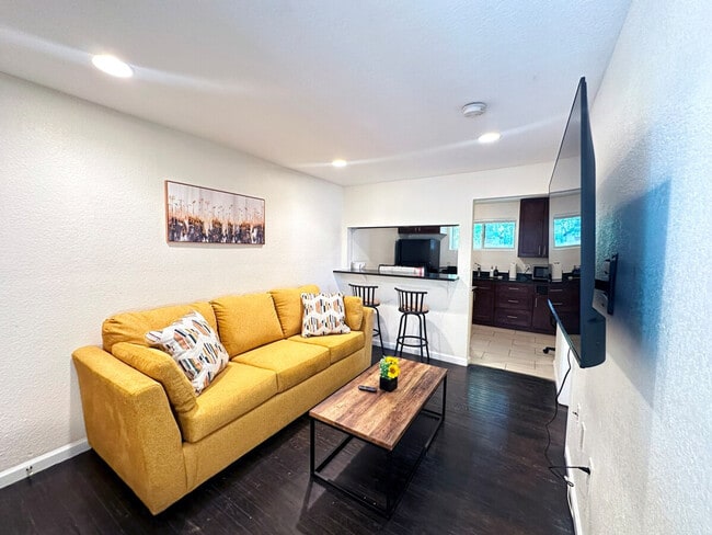 Building Photo - 1430 Pierce St Unit ID1341155P