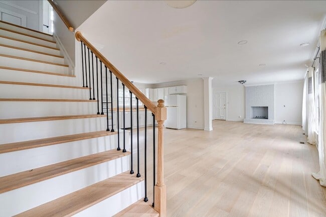 Photo - 2437 Tilghman Cir
