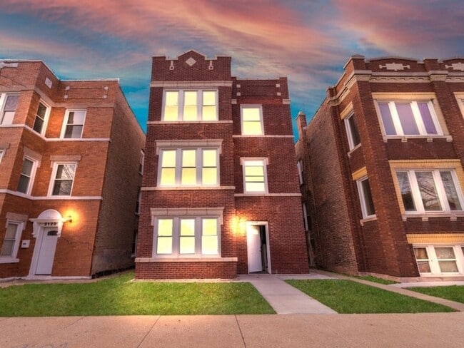 Building Photo - 2118 S 59th Ave Unit 3