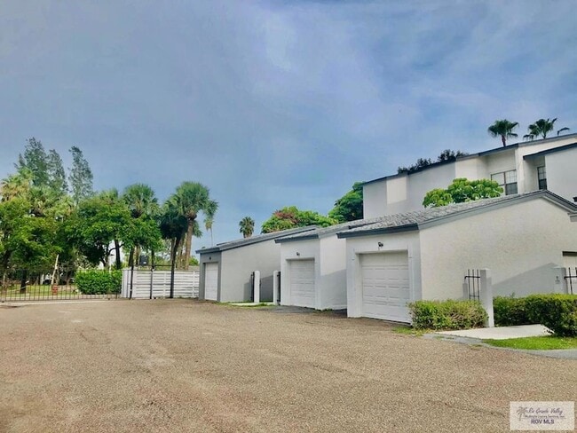 Photo - 322 McFadden Dr