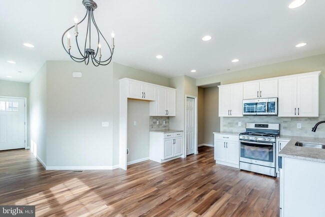 Photo - 1714 Shady Ln