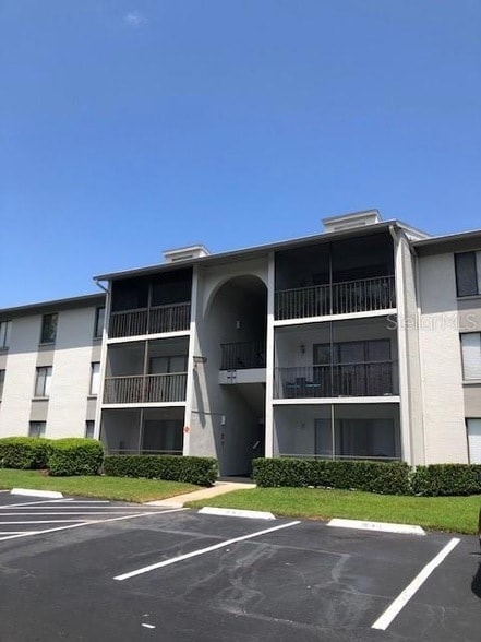 Building Photo - 1013 S Pine Ridge Cir Unit 3C