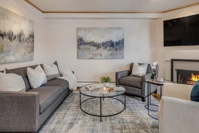 Photo - 600 E Main St Unit ID1021488P