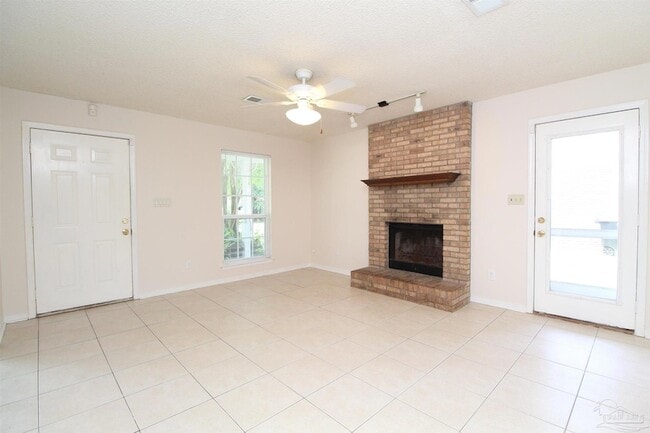 Photo - 6528 Hunter St