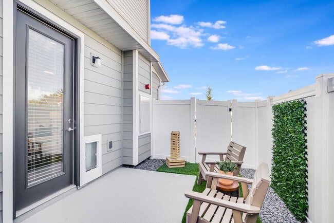 Photo - Yardly Bellalago