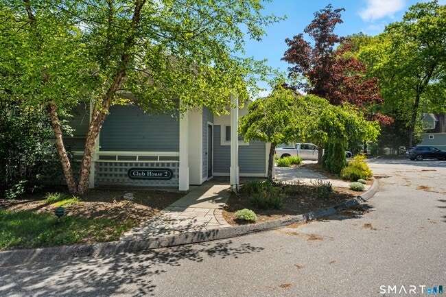 Photo - 2124 Old Pond Ln