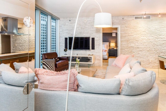 Building Photo - 485 Brickell Ave Unit SI ID1240496P