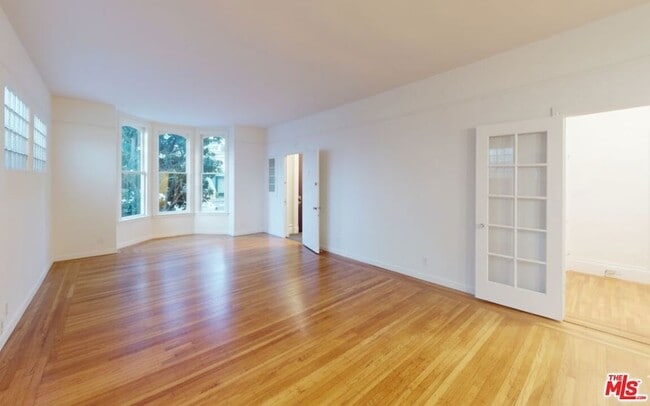 Photo - 487 43rd St Unit 1