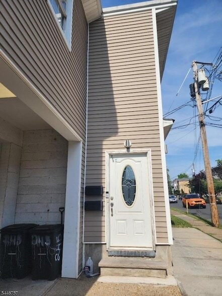 Building Photo - 245 W Grand St