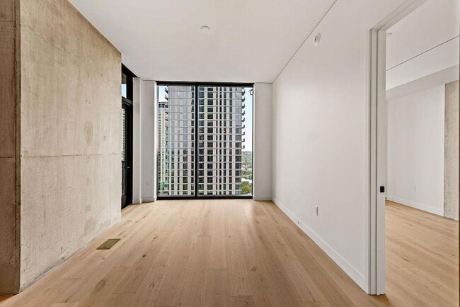 Photo - 610 Davis St Unit 2504