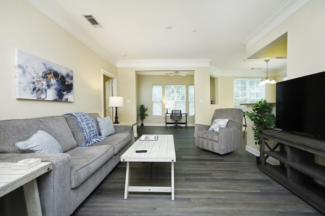 Building Photo - 2431 Brisbane Woods Way Unit SI ID1225811P