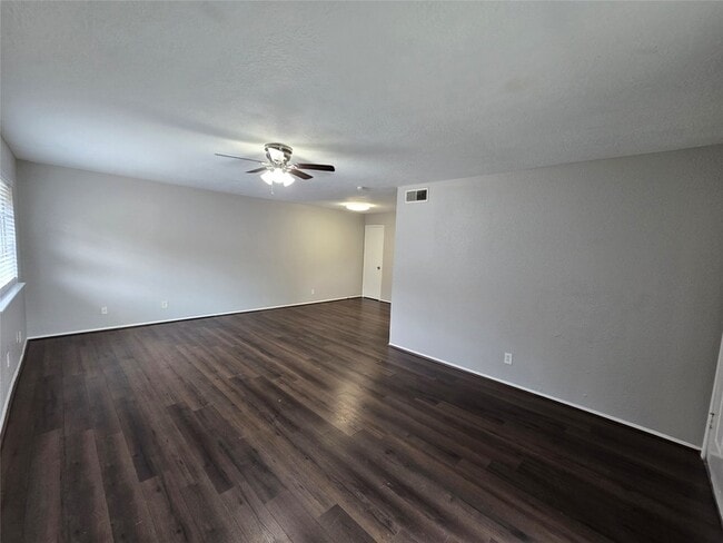 Photo - 5628 Birchmont Dr Unit D