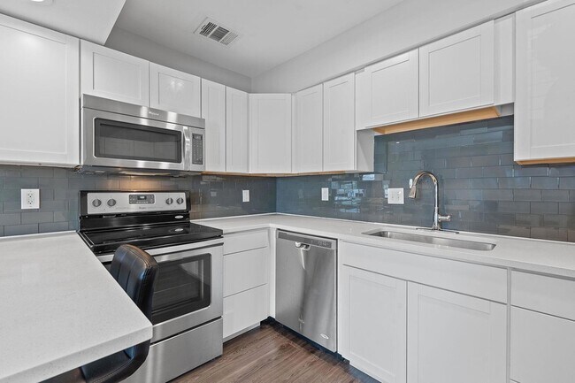 Photo - 935 La Posada Dr Unit 254