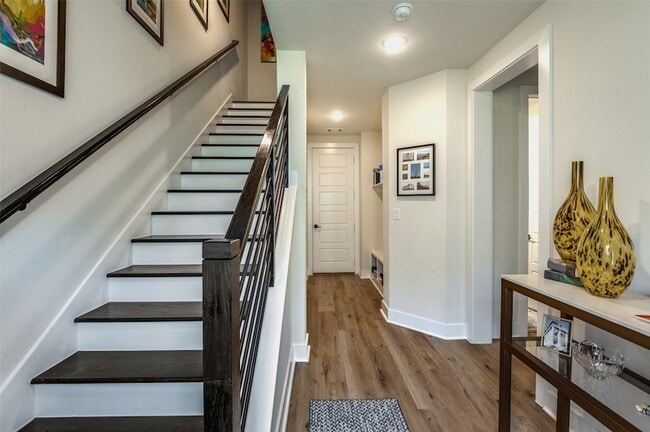 Photo - 1053 Manacor Ln