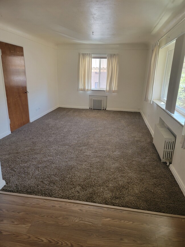 Building Photo - The Albion Apartments