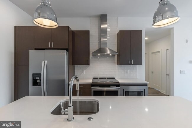 Building Photo - 710 N 16th St Unit 204