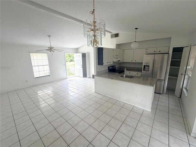 Photo - 745 Whitewood Dr