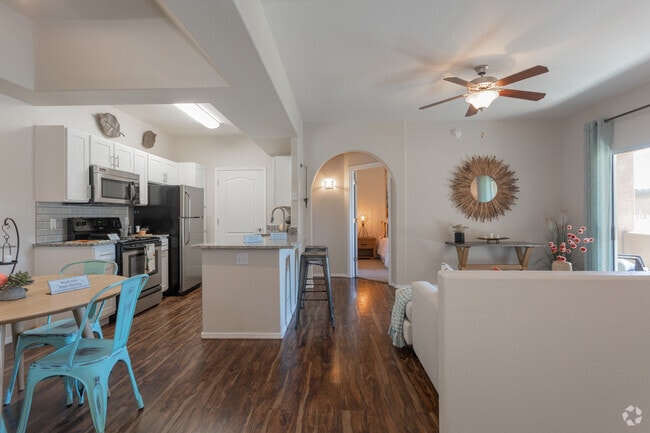 2BR, 2BA - 1,042 SF - Silverbell Springs