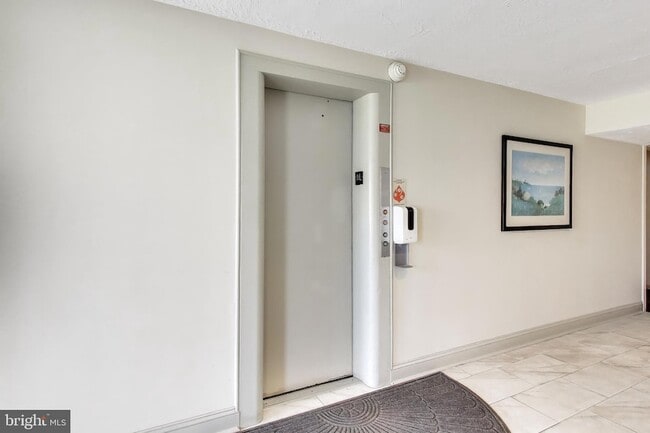 Photo - 7420 Lakeview Dr