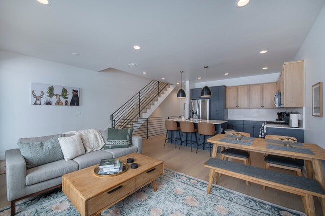 Building Photo - 103 Haverly St Unit ID1071978P