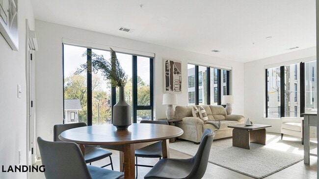 Photo - 318 W Corporation St Unit 1-220