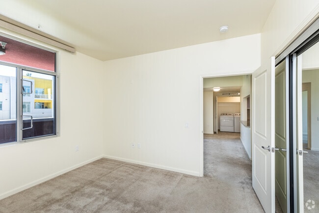 2BR, 2BA - 987SF - Bedroom - Park Plaza