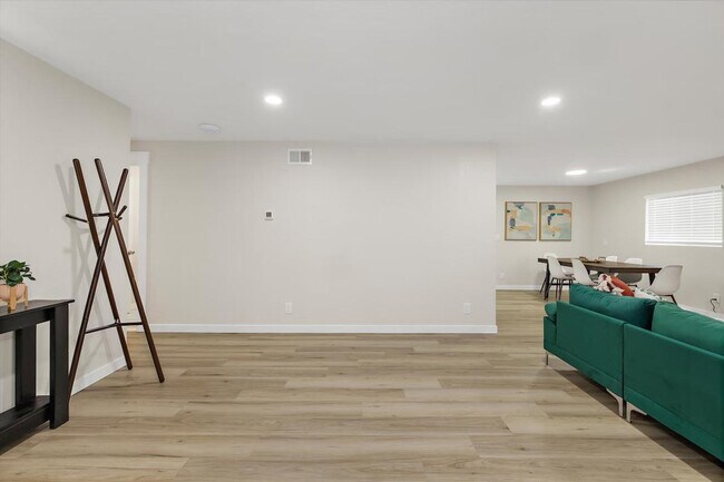 Photo - 2410 W Bruneau Pl Unit SI ID1491657P