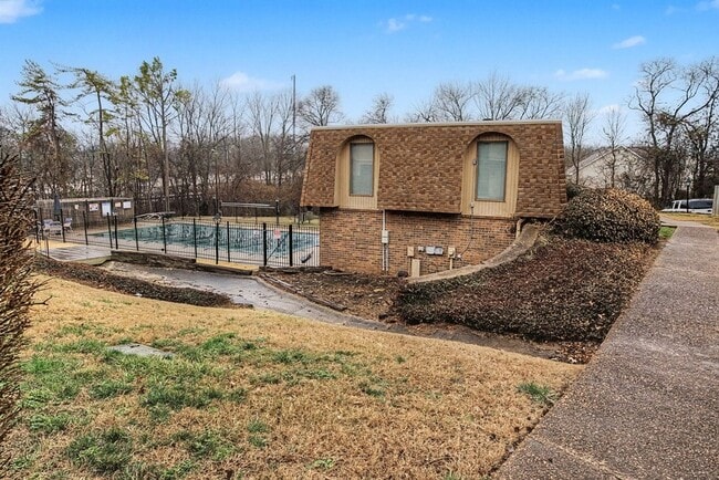 Photo - 420 Walton Ln Unit J39