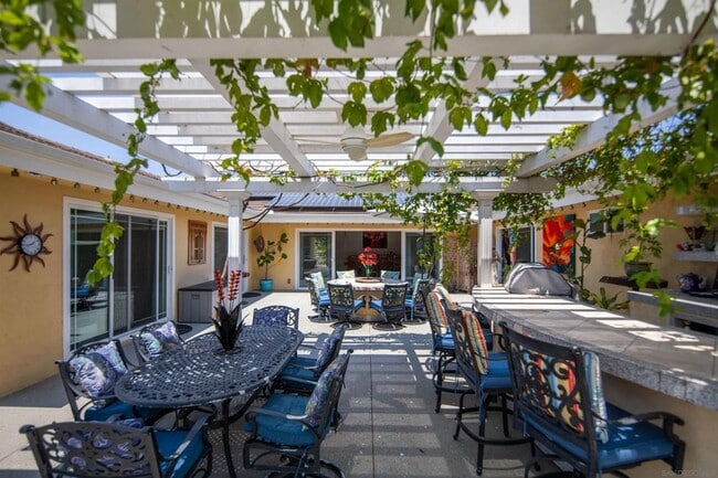 Photo - 1040 Alameda Blvd