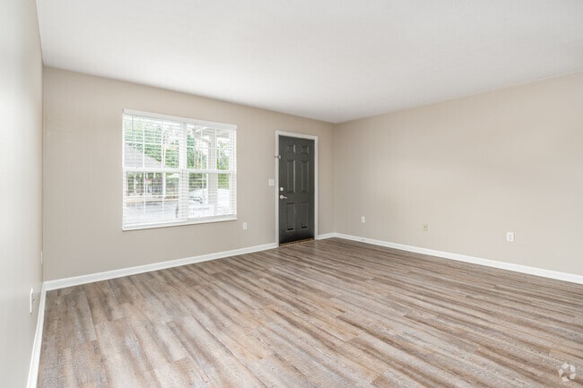 1BR, 1BA - 800SF - Living Room - Worthington Green