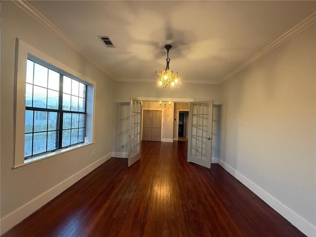 Photo - 2500 Monroe St