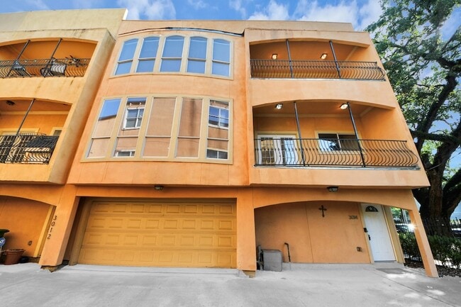 Building Photo - 3014 Chenevert St