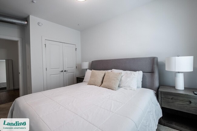 Building Photo - 1903 E Marshall St Unit 308.1407044