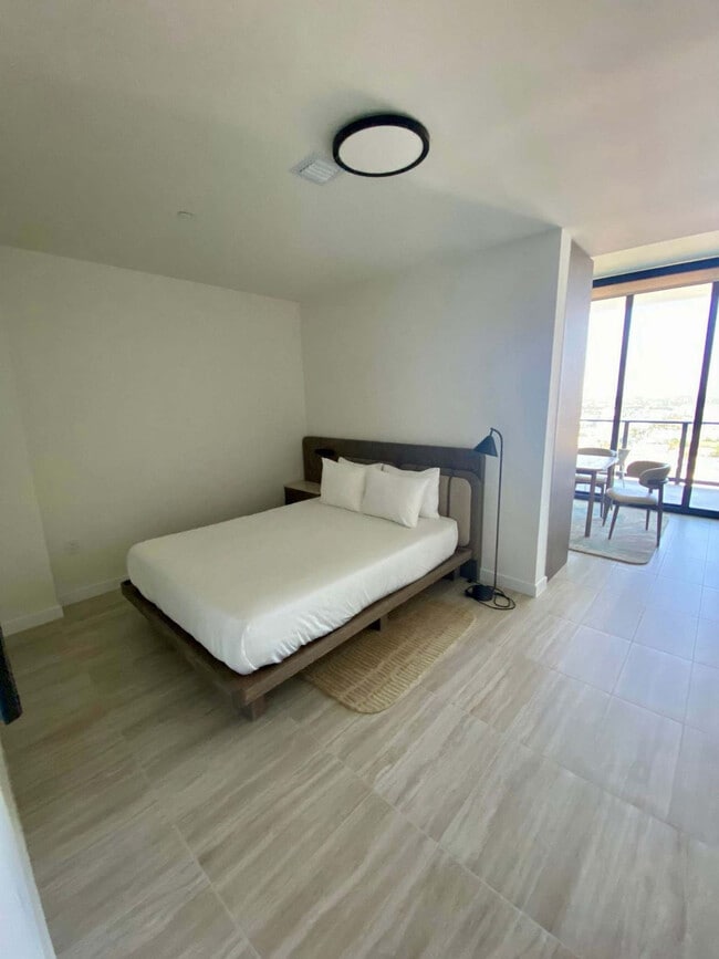 Photo - 580 72nd St Unit SI ID1263805P