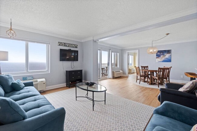 Photo - 201 Rudee Loop Connector Unit ID1353848P