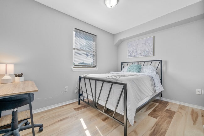 Photo - McGowan Flats