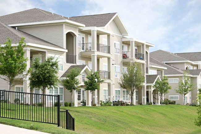 Exterior - Dorel Laredo