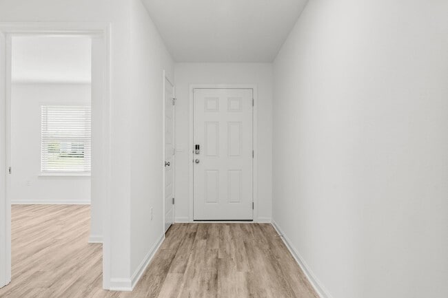 Photo - 453 Riverwalk Cir