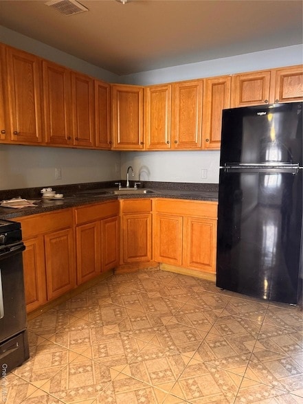 Building Photo - 776 Lincoln Ave