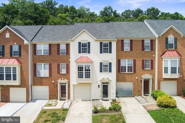 Building Photo - 4004 Meadow Trail Ln