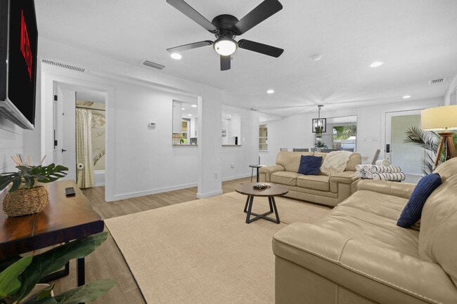 Building Photo - 2229 Alice Rd Unit ID1291587P