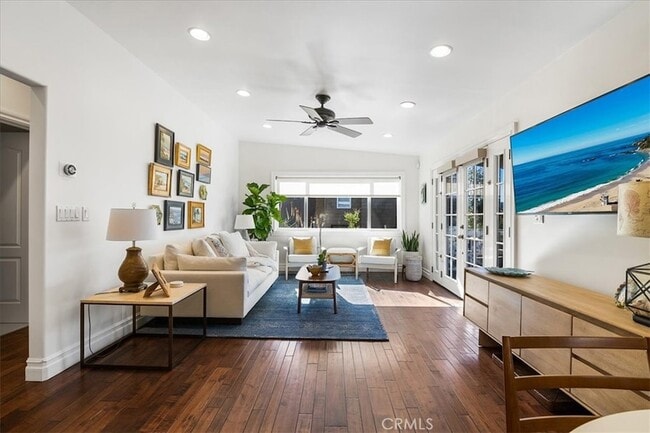 Photo - 737 Griffith Way