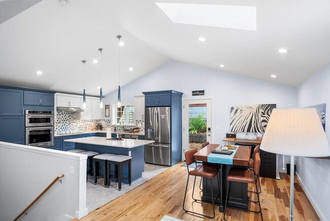 Photo - 5257 37th Ave SW Unit ID1324816P