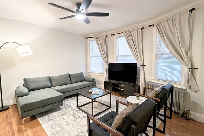 Building Photo - 205 S Essex Ave Unit ID1301597P